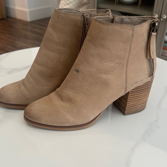 ALDO Women's Tan Ankle Boots. Size 9 - Picture 1 of 9